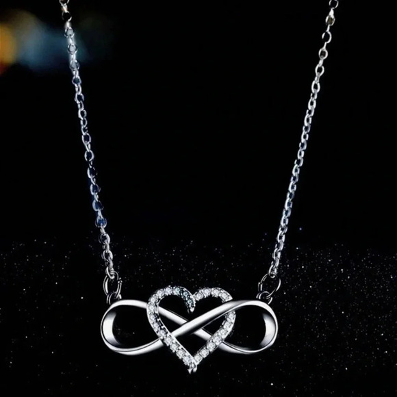 ⚠️Clearance Heart And Infinity Pendant Necklace Silver / Gold - Picture 3 of 4